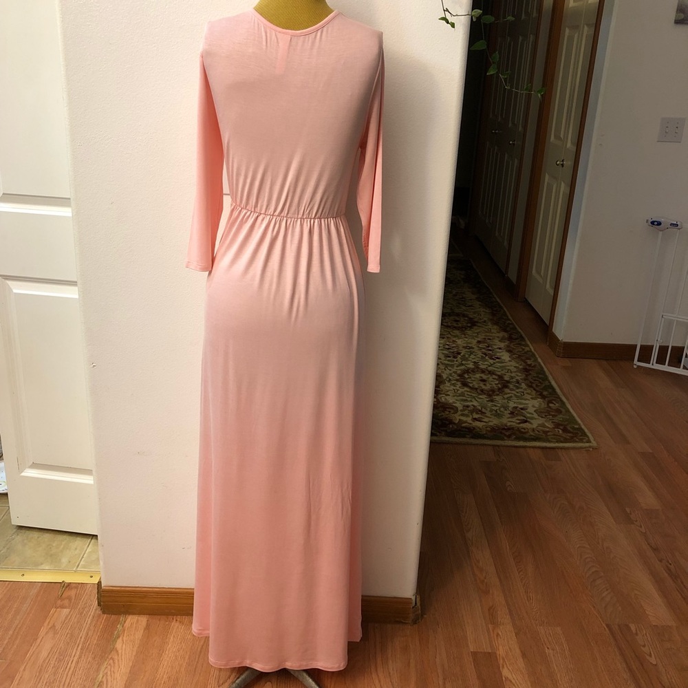 New # Wrapped Ruched Maternity Dress - Picture 7 of 9